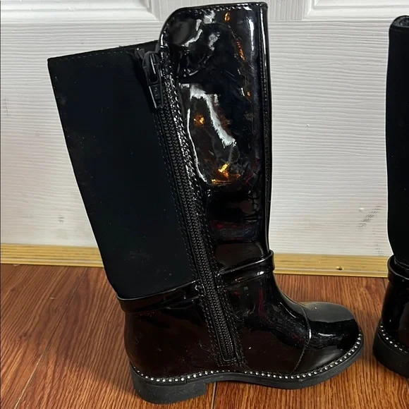 Black Patent Leather Boots with Bow Accent - Picture 4 of 4